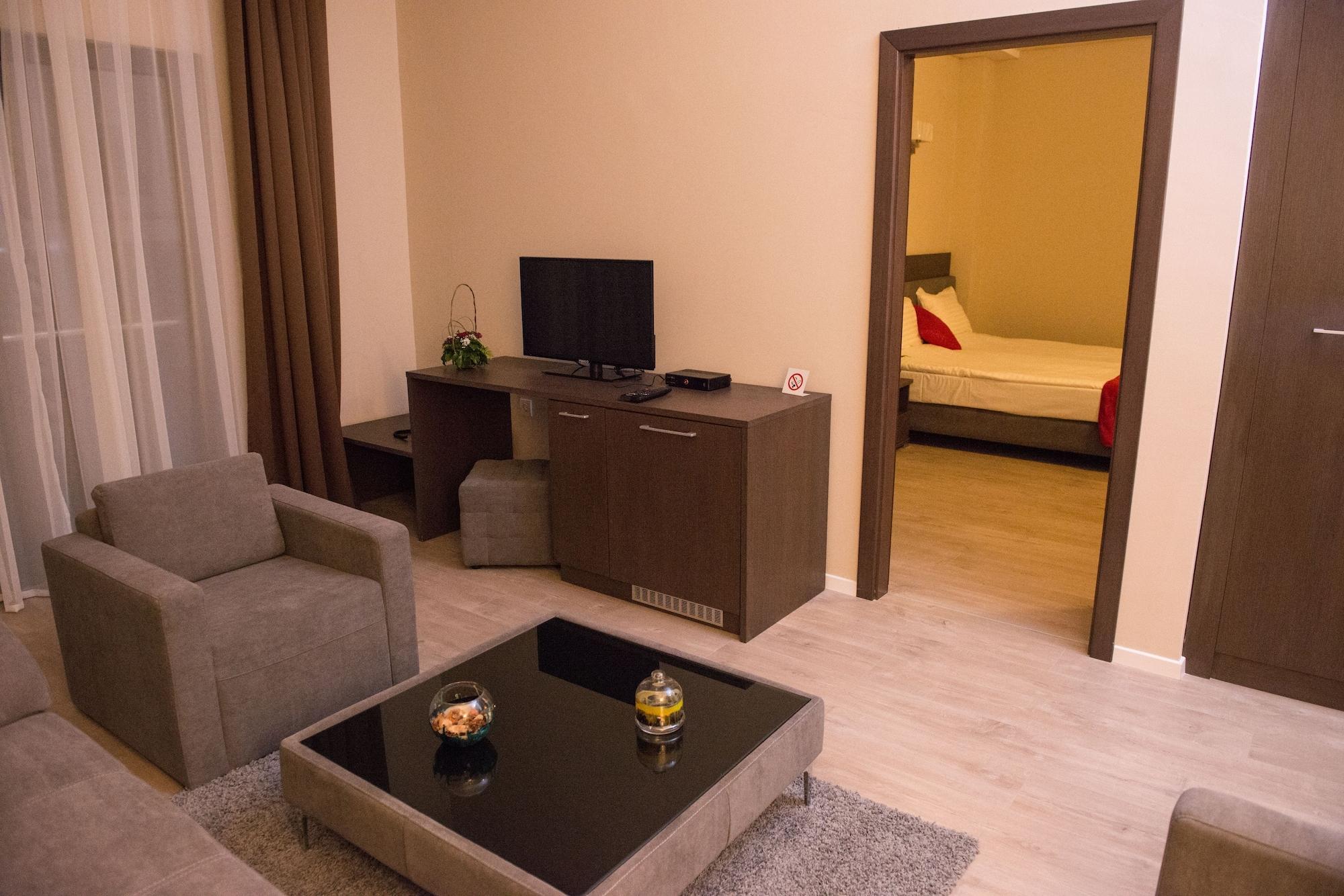 Opera House Hotel Skopje Esterno foto