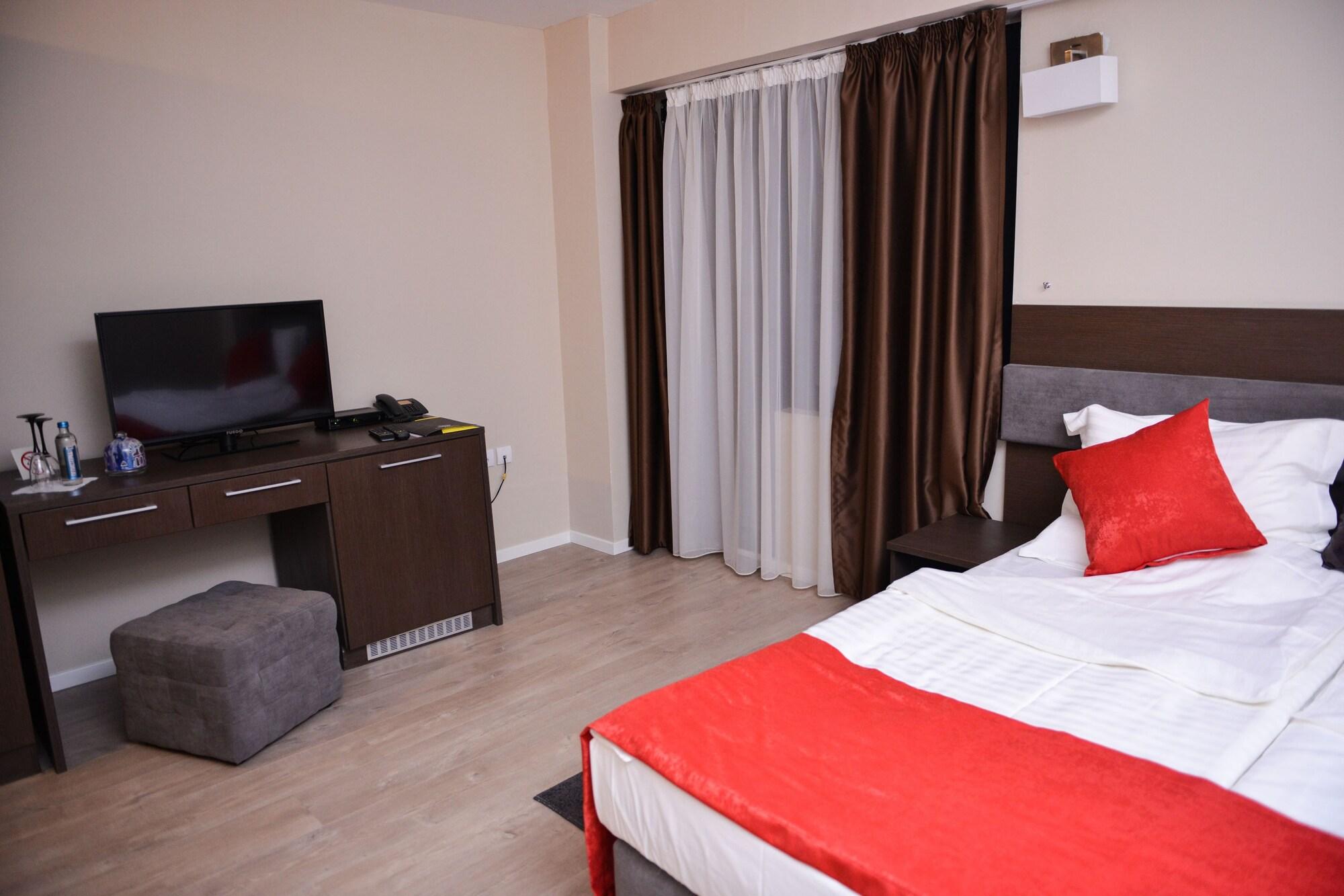 Opera House Hotel Skopje Esterno foto
