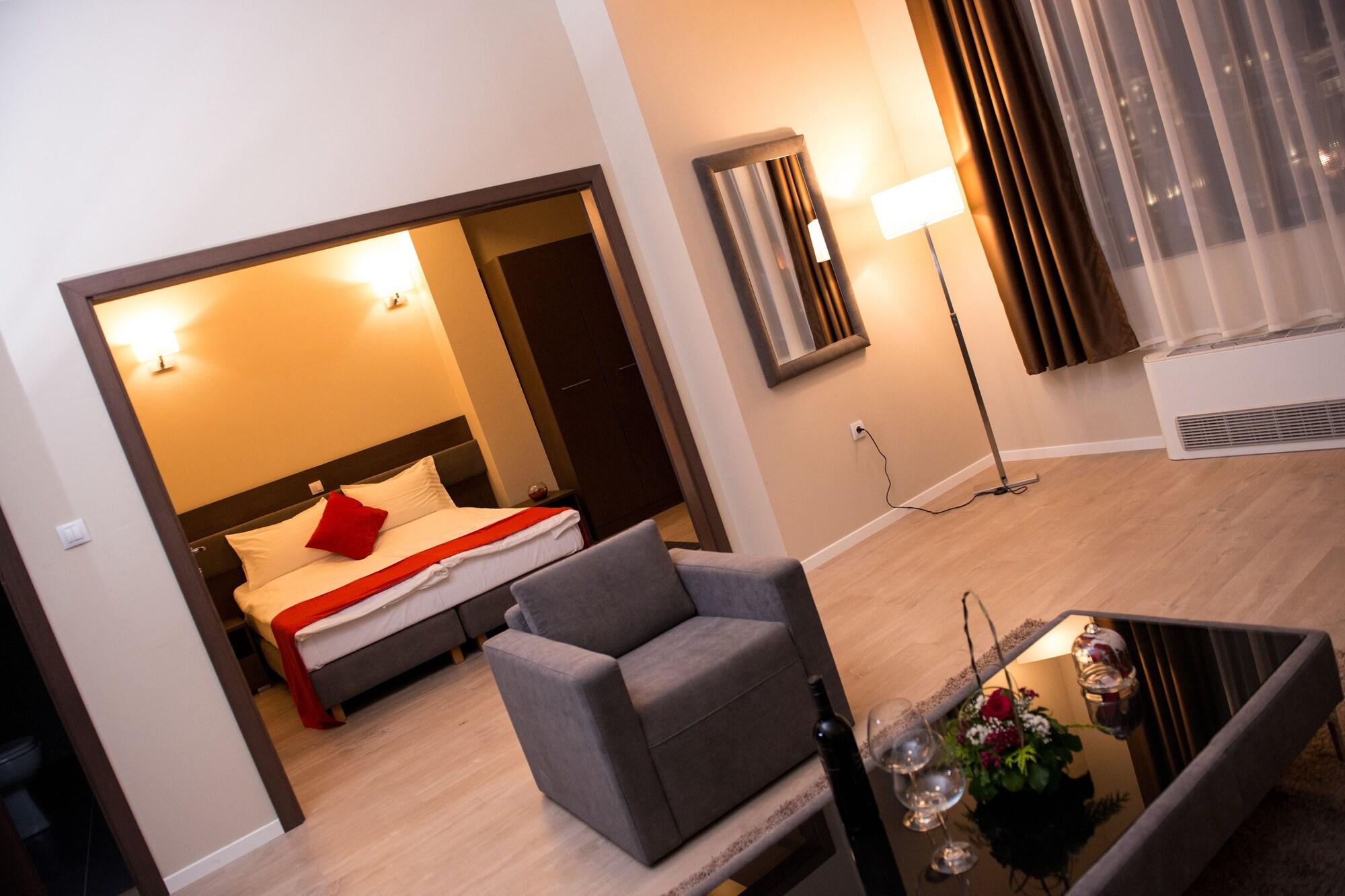 Opera House Hotel Skopje Esterno foto