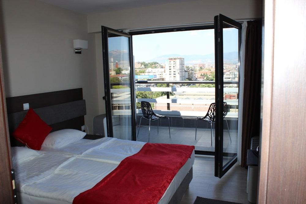 Opera House Hotel Skopje Esterno foto