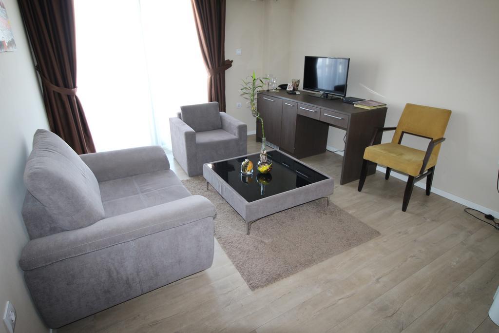 Opera House Hotel Skopje Esterno foto