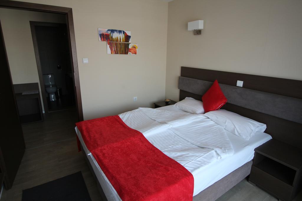 Opera House Hotel Skopje Esterno foto