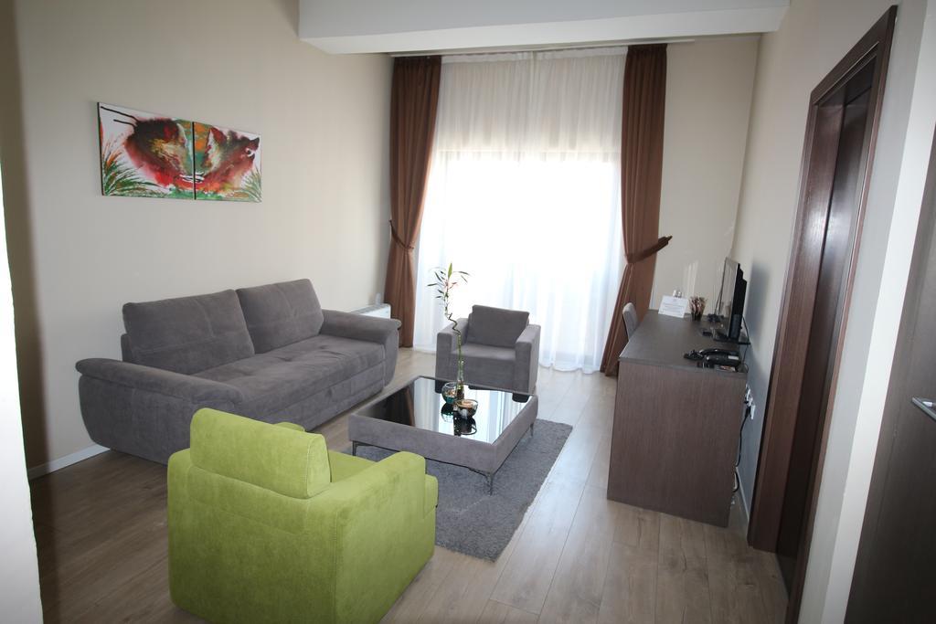 Opera House Hotel Skopje Esterno foto