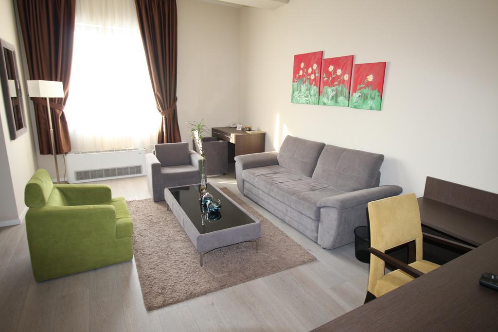 Opera House Hotel Skopje Esterno foto