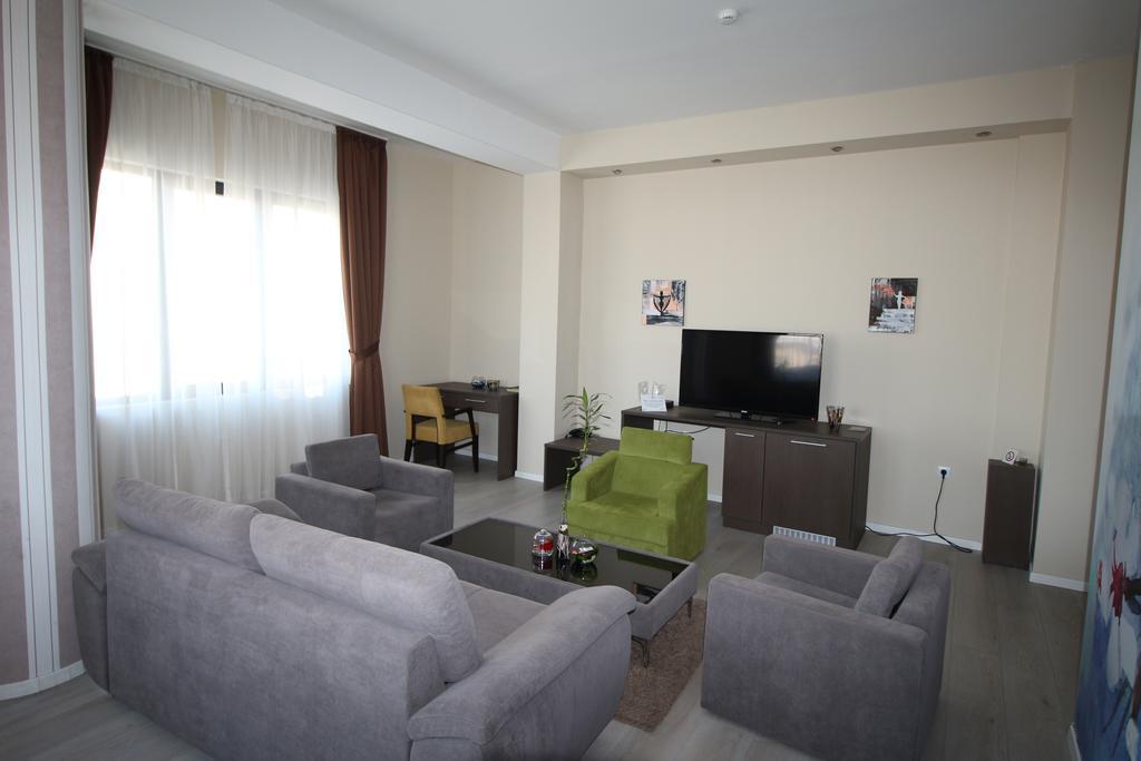 Opera House Hotel Skopje Esterno foto